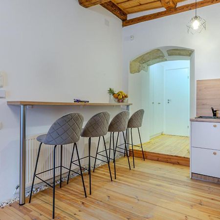 Ch6 By Rentable Apartment Brasov Bagian luar foto