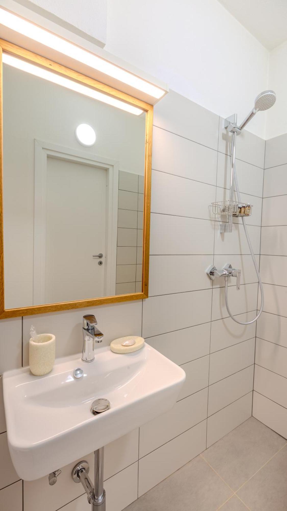 Ch6 By Rentable Apartment Brasov Bagian luar foto