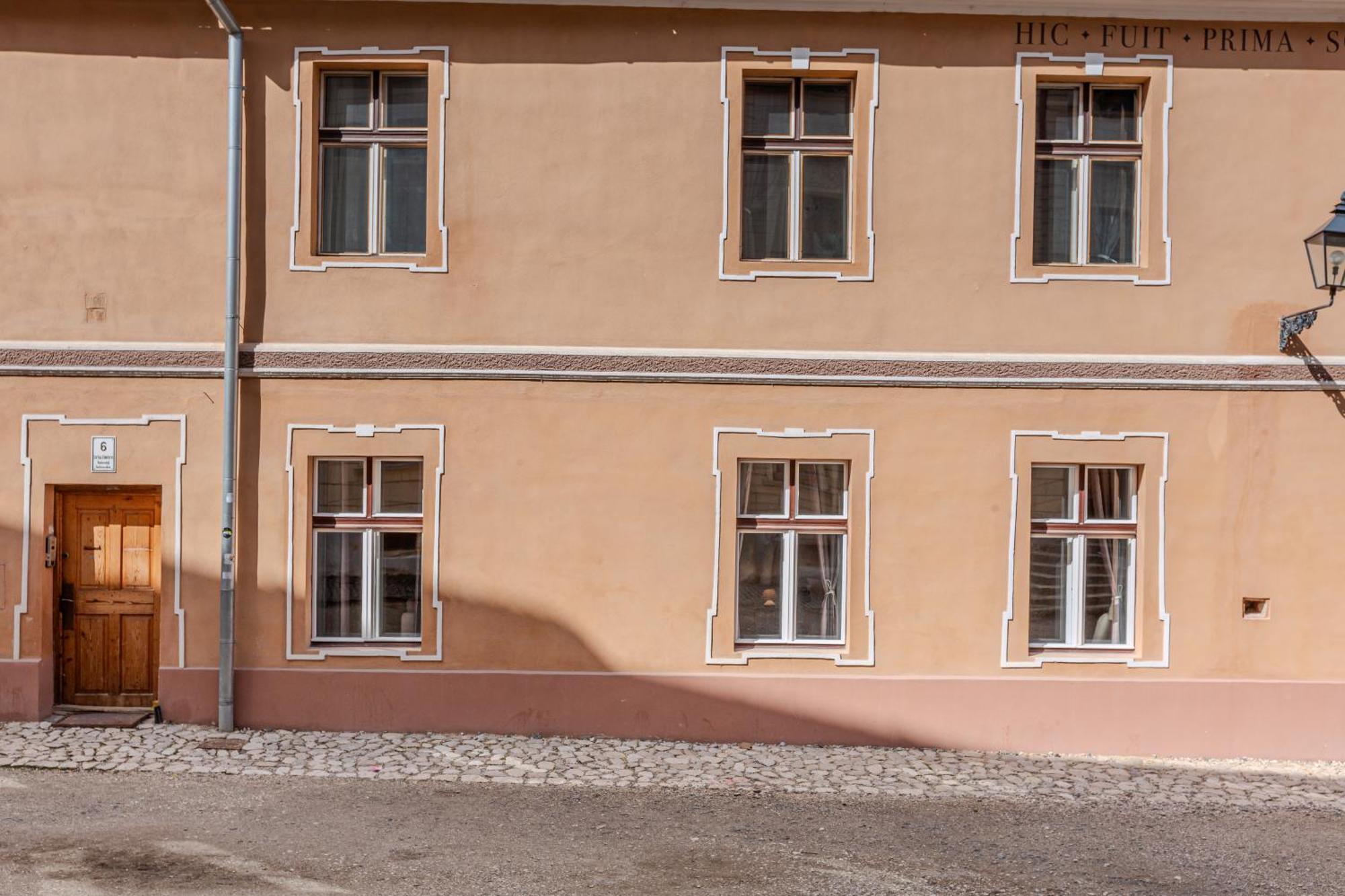 Ch6 By Rentable Apartment Brasov Bagian luar foto