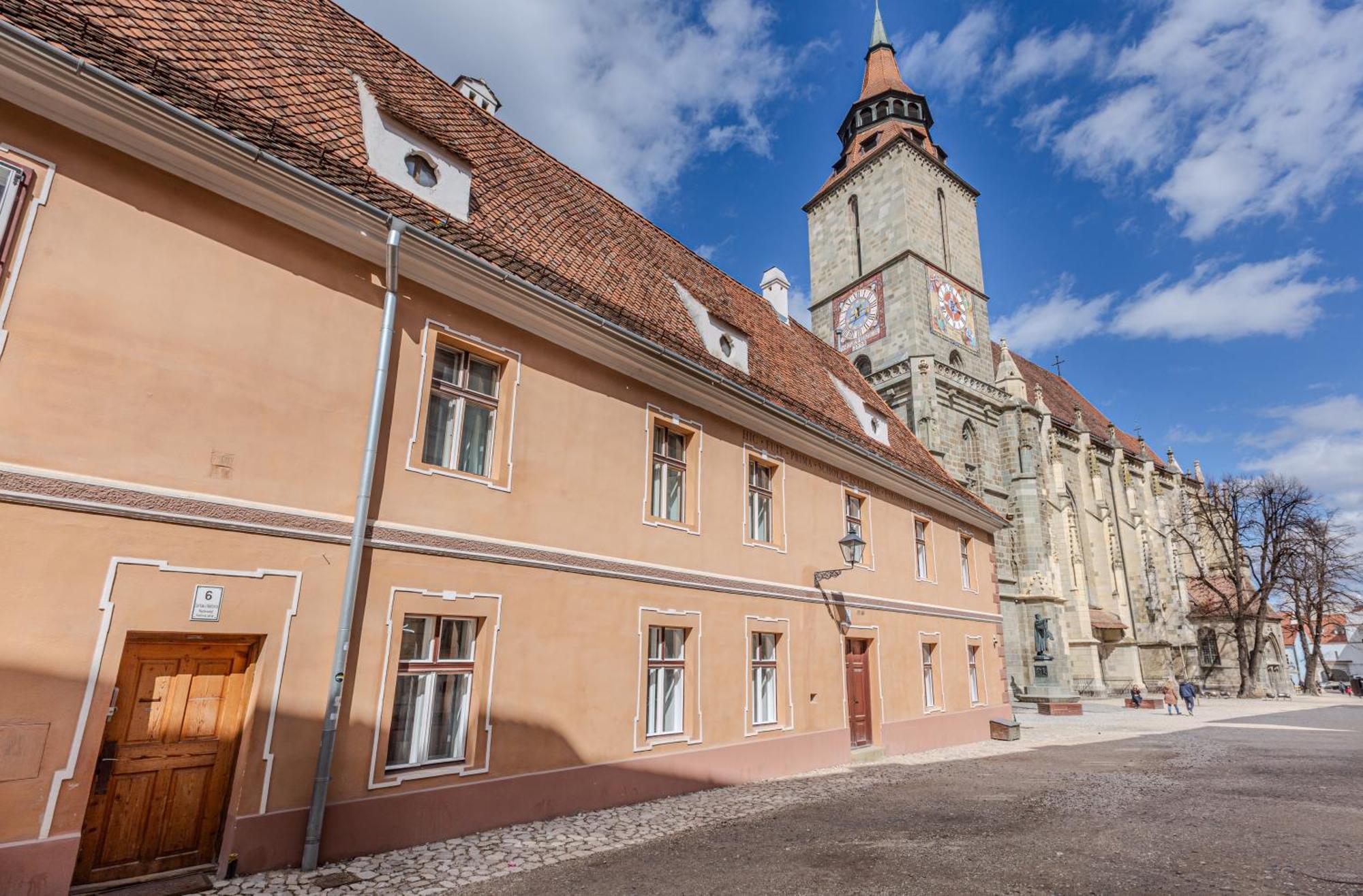 Ch6 By Rentable Apartment Brasov Bagian luar foto