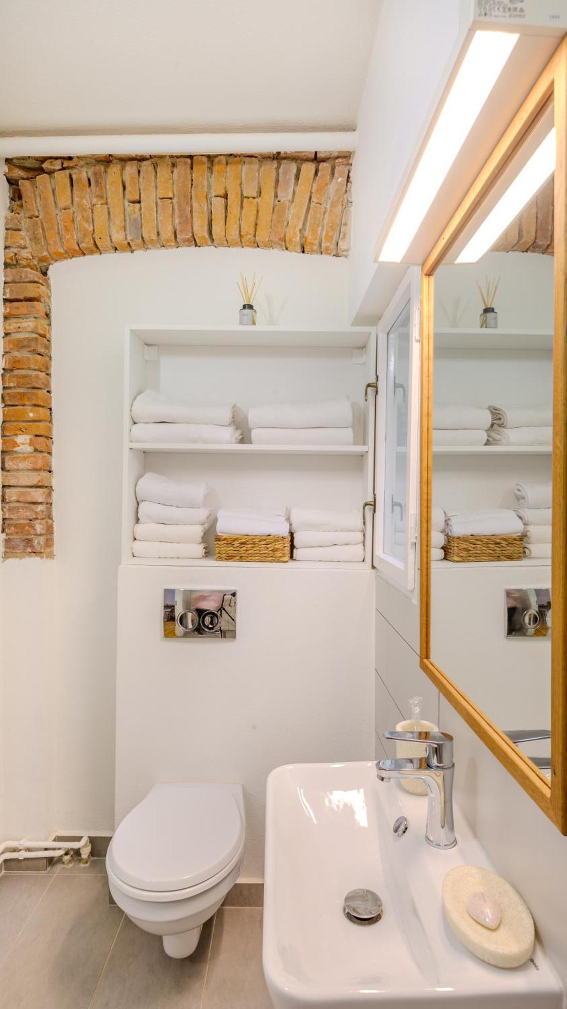 Ch6 By Rentable Apartment Brasov Bagian luar foto